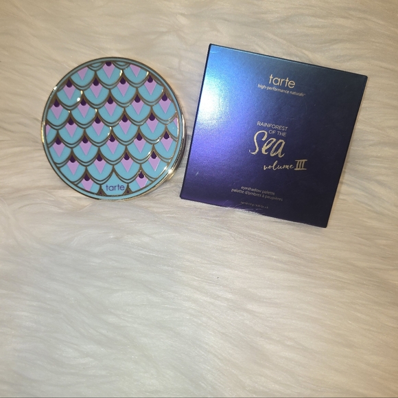 Tarte Rainforest of the Sea Eyeshadow Palette - Shimmering Gold and Cream - Picture 2 of 2